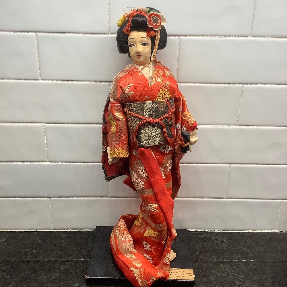 Vingtage Nishi Geisha Doll w/Fubako Box
